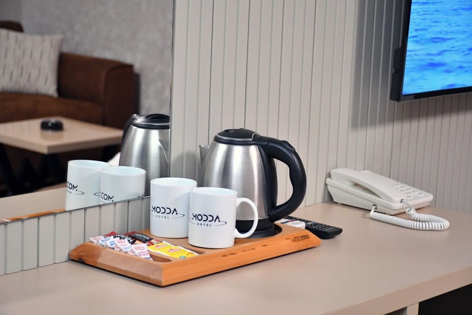 Classic Suite, Garden View | 1 bedroom, free minibar items, individually decorated