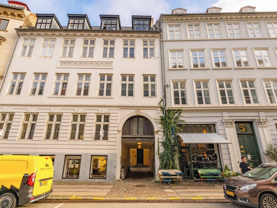 Apartment, 3 Bedrooms | Property entrance
