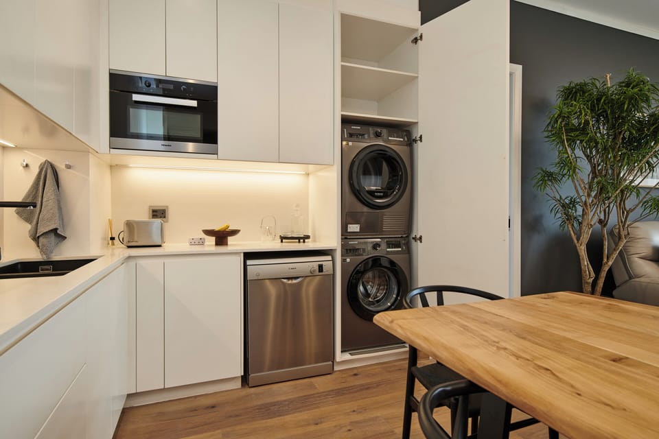 Apartment, 2 Bedrooms, Accessible, Balcony | Laundry