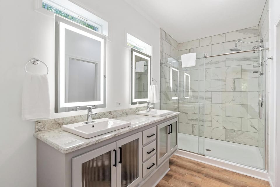King Bedroom Ensuite