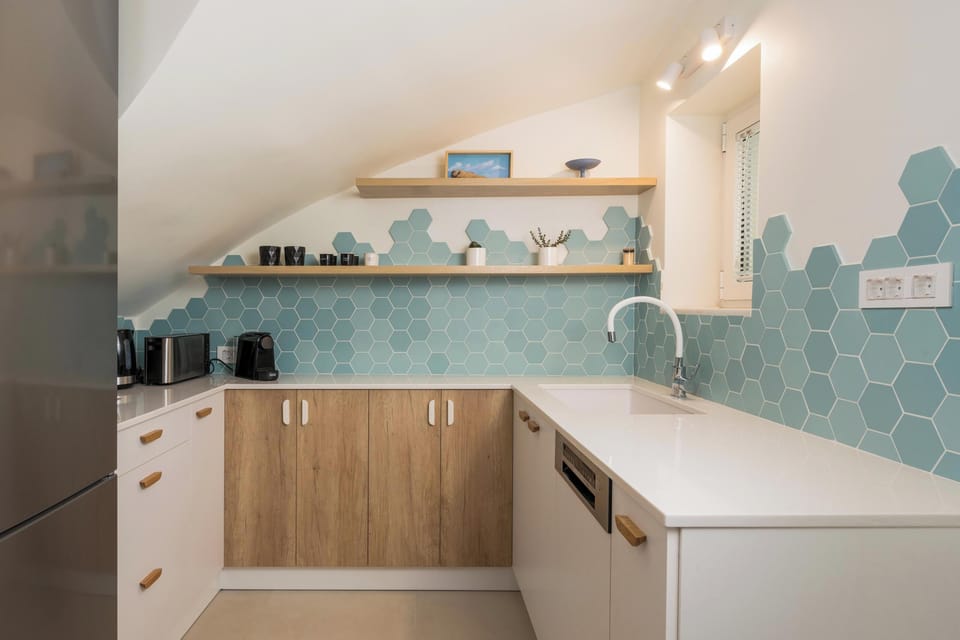 House, City View | Private kitchen | Espresso maker, coffee/tea maker, electric kettle, toaster