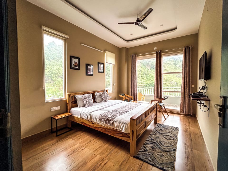 Aqua Family Suite - River/Mountain View With Balcony | Soundproofing, free WiFi