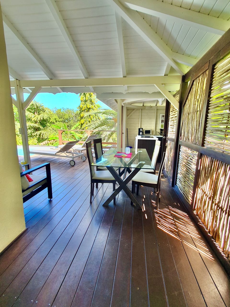 The covered terrace of Villa Les Alizés (4 people)
