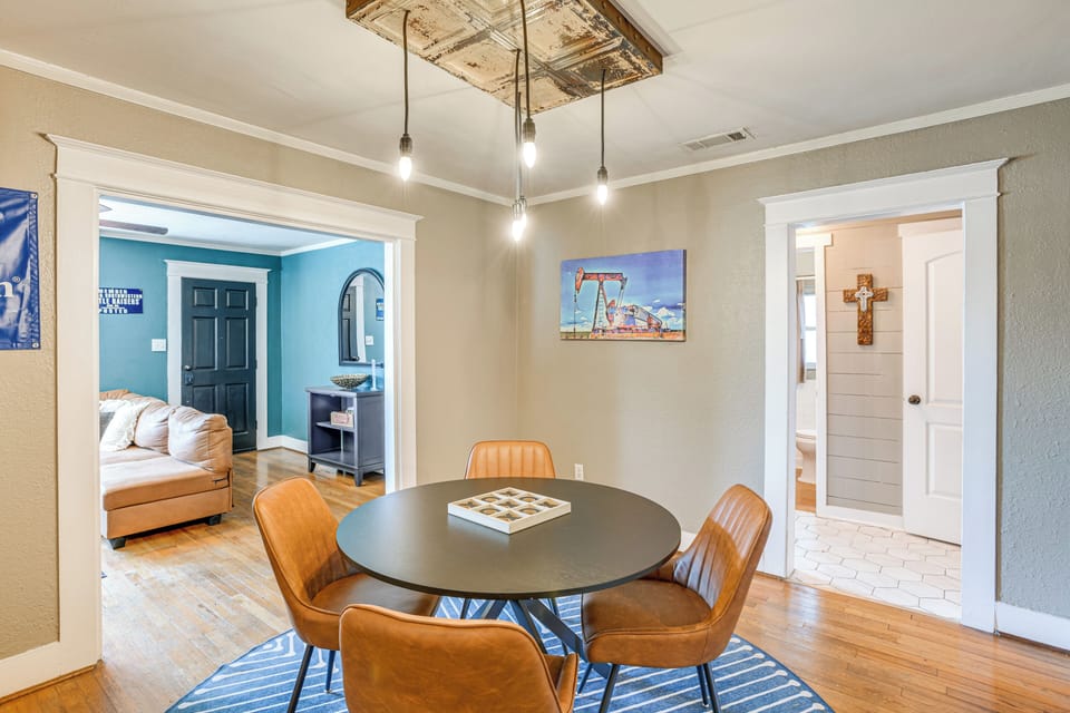House (2 Bedrooms) | Interior