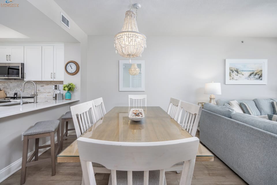 Summer Place #505 Dining Area