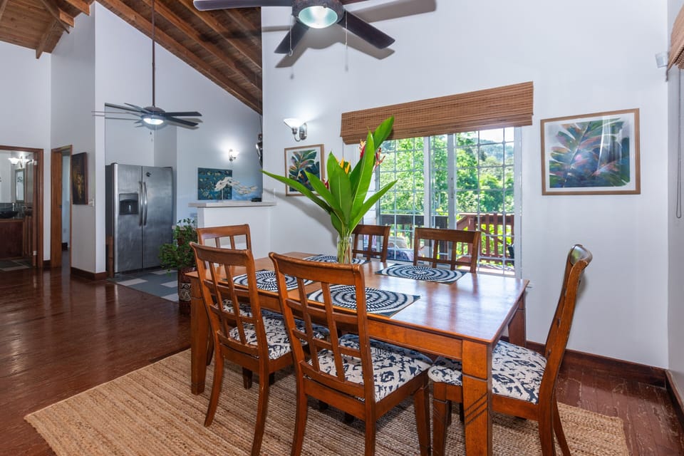 House, 2 Bedrooms | Dining
