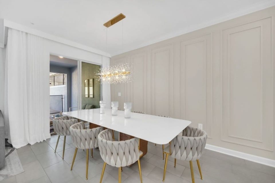 Townhome, 4 Bedrooms | Dining