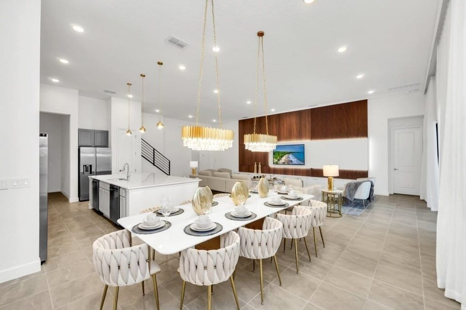 Villa, Multiple Bedrooms | Dining
