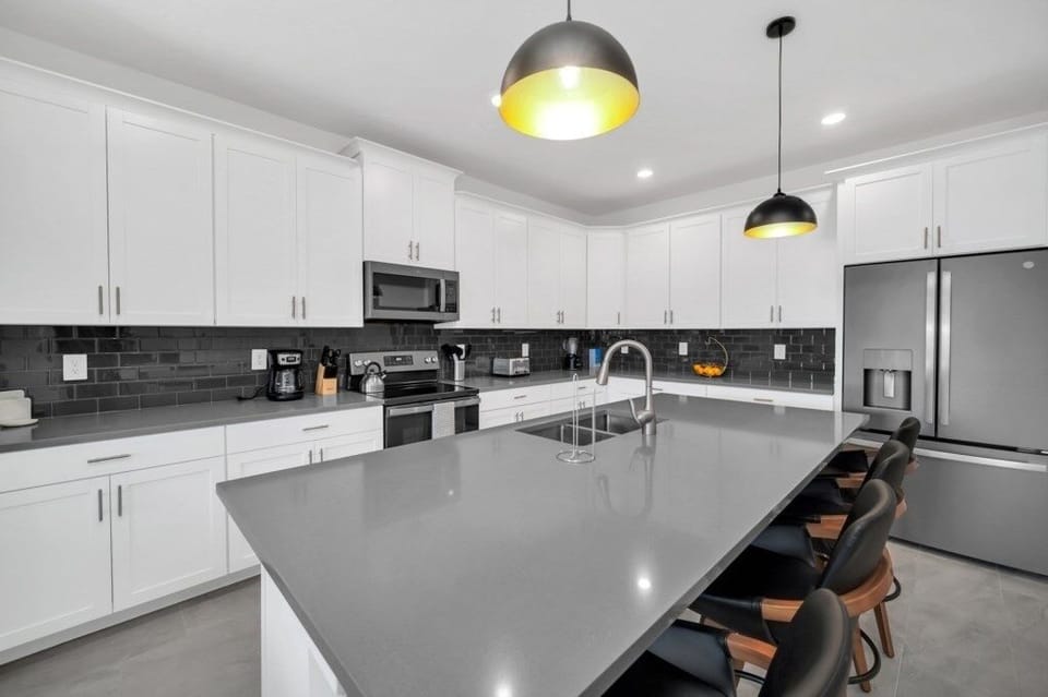 Villa, 6 Bedrooms | Private kitchen