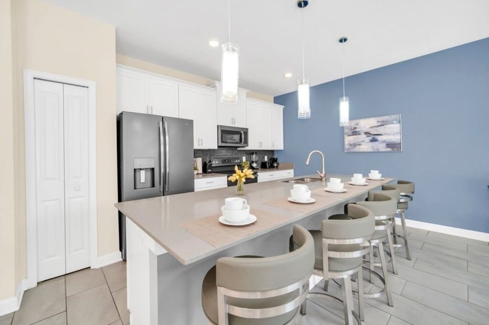 Townhome, 4 Bedrooms | Private kitchen
