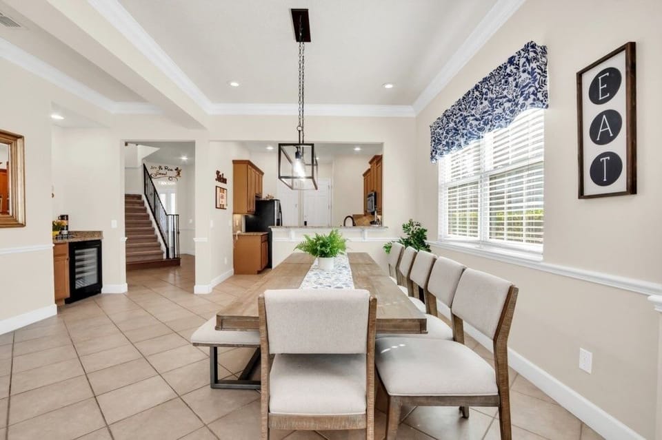 Villa, 5 Bedrooms | Dining
