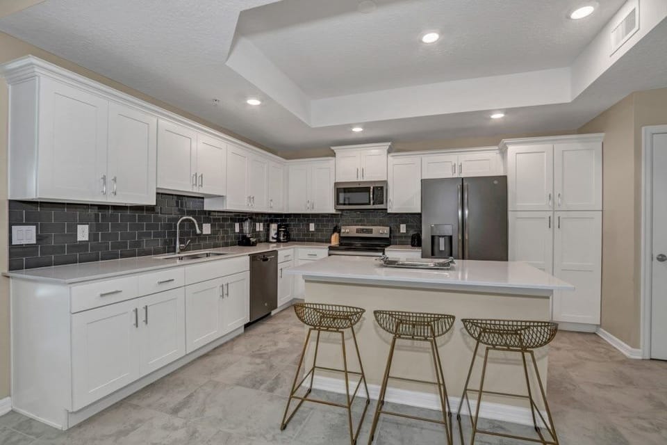 Townhome, 3 Bedrooms | Private kitchen