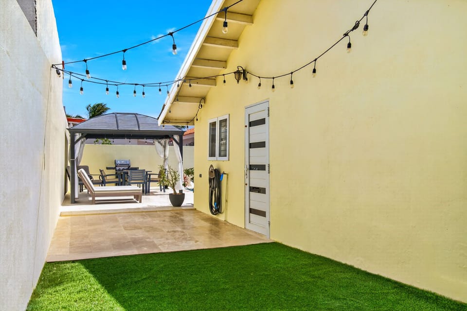 House (3 Bedrooms) | Property amenity