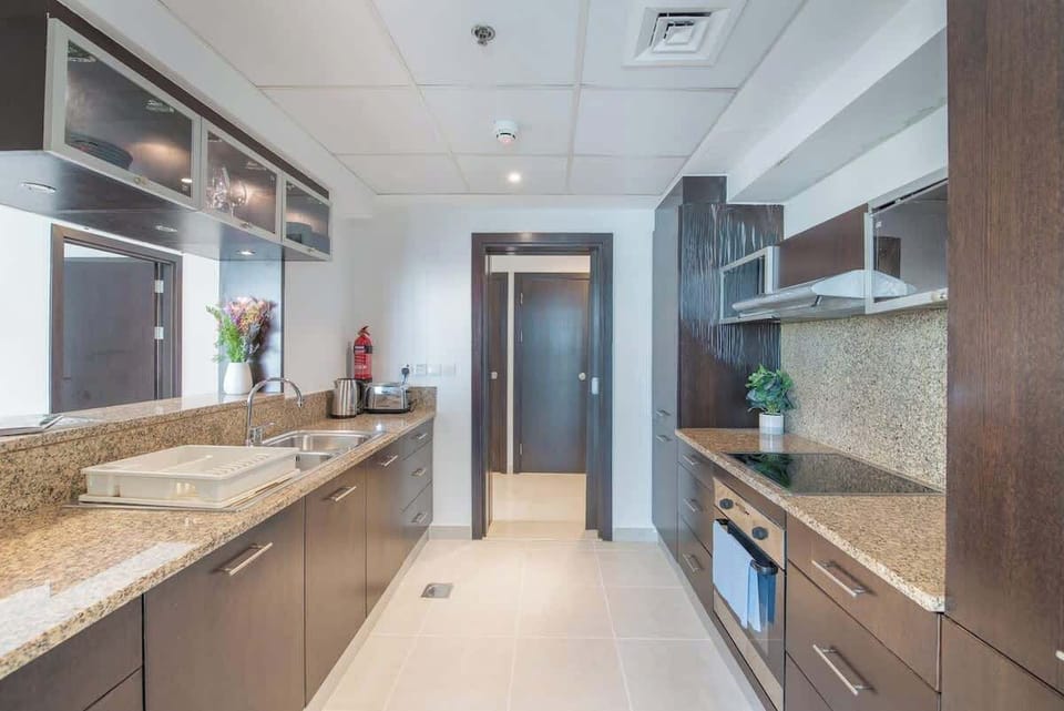 Fitted kitchen 