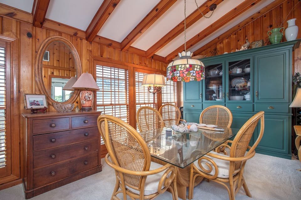Additional Dining Space