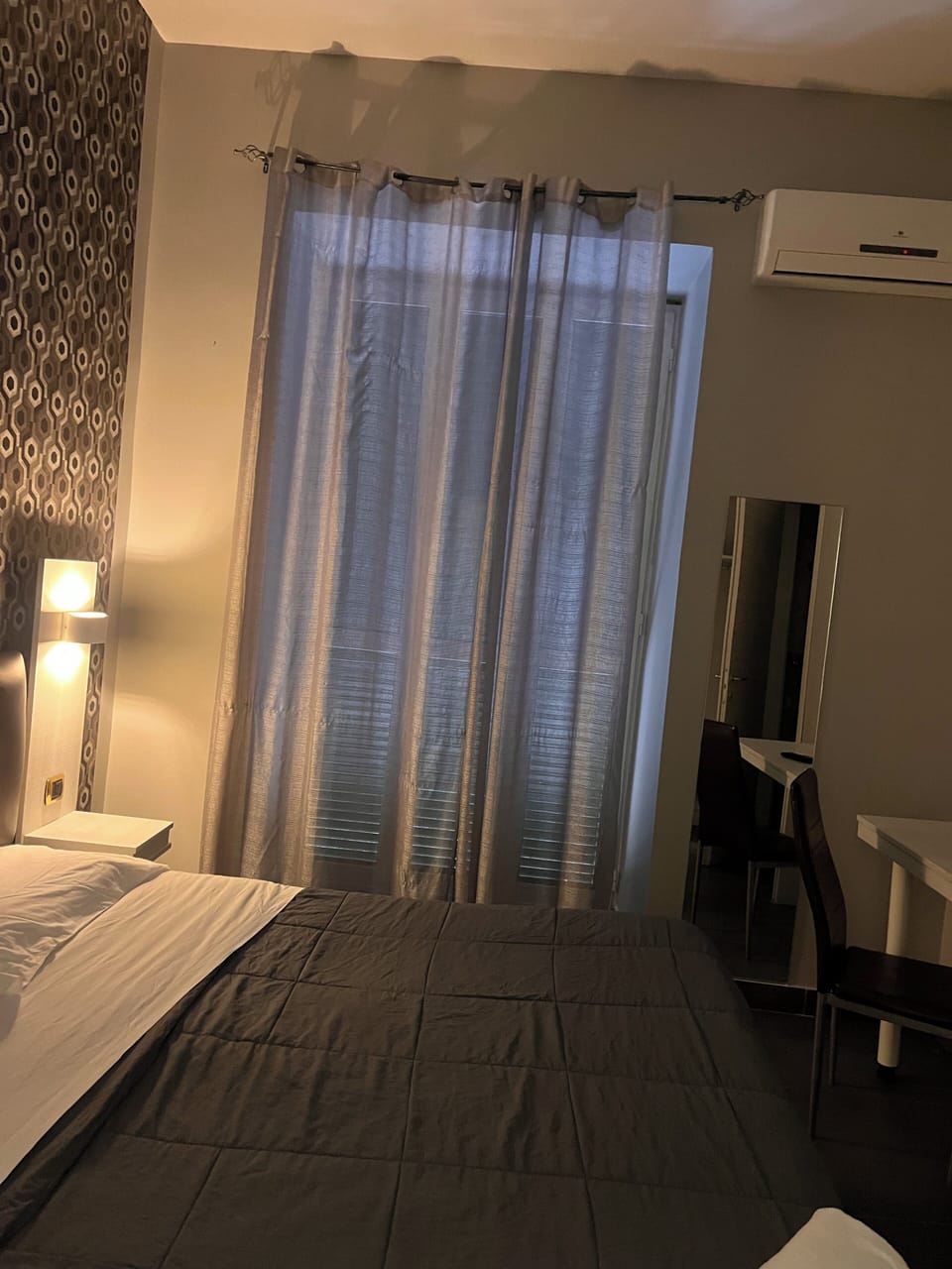Basic Double or Twin Room | Desk, WiFi (free)