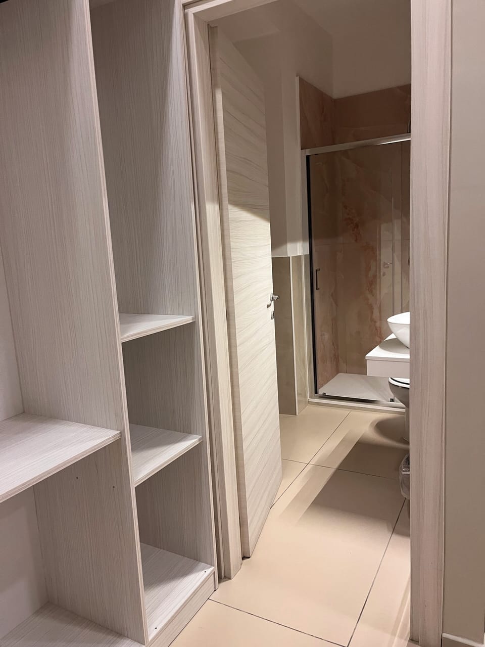 Basic Triple Room | Bathroom | Hair dryer, towels, soap, shampoo