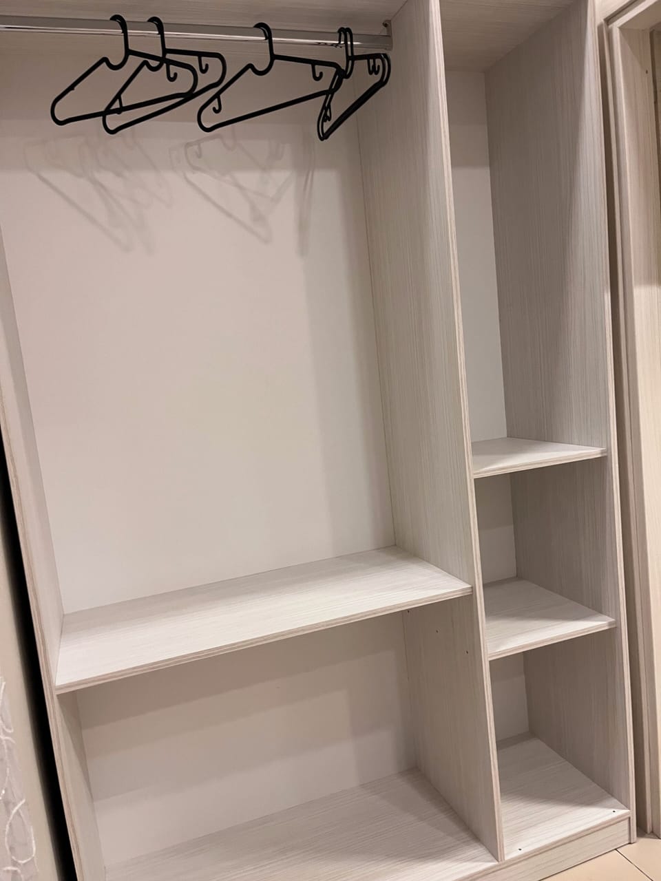 Basic Triple Room | Desk, free WiFi