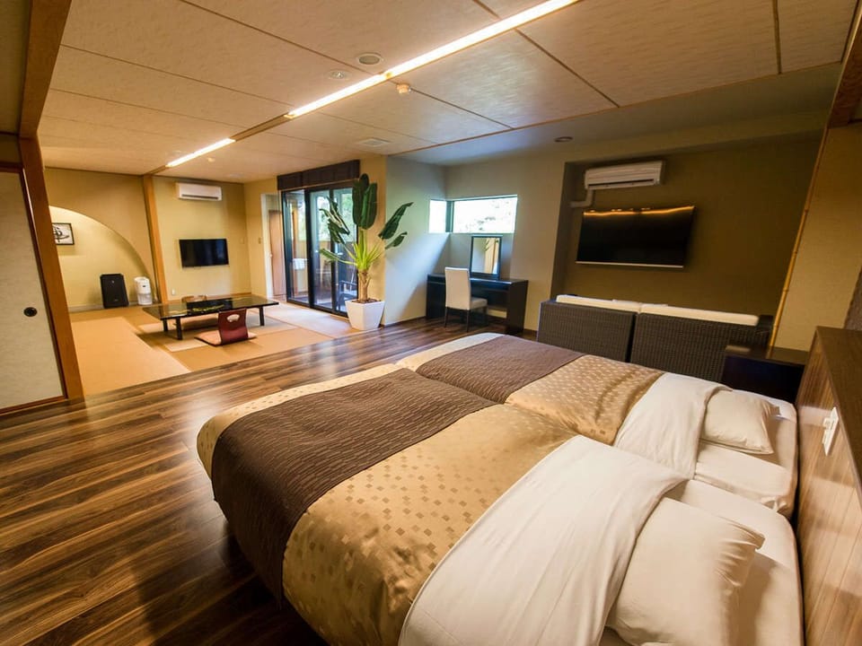 In-room safe, desk, free WiFi, bed sheets