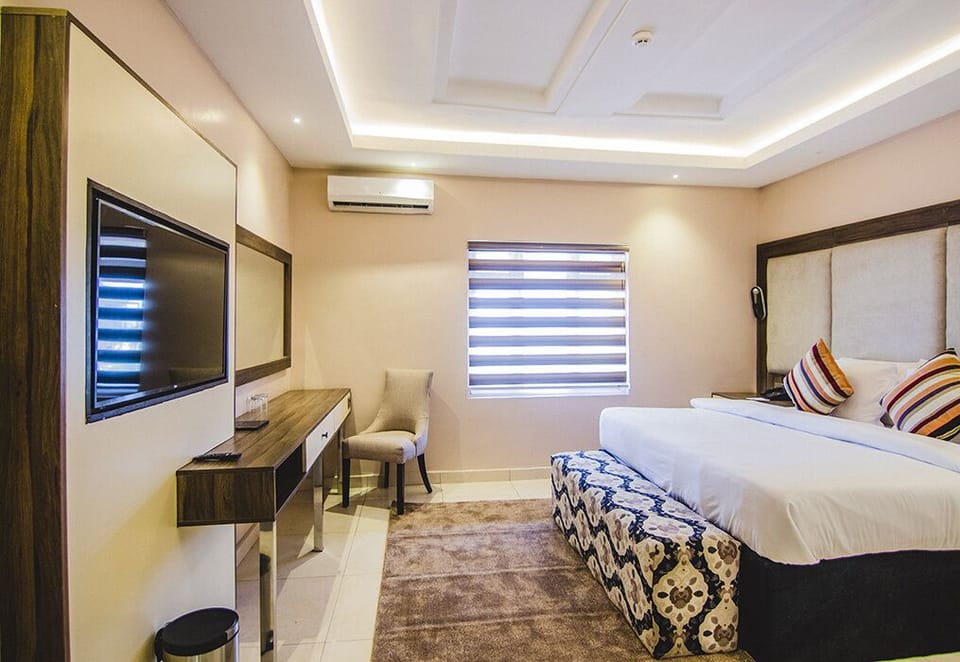 Desk, laptop workspace, free WiFi