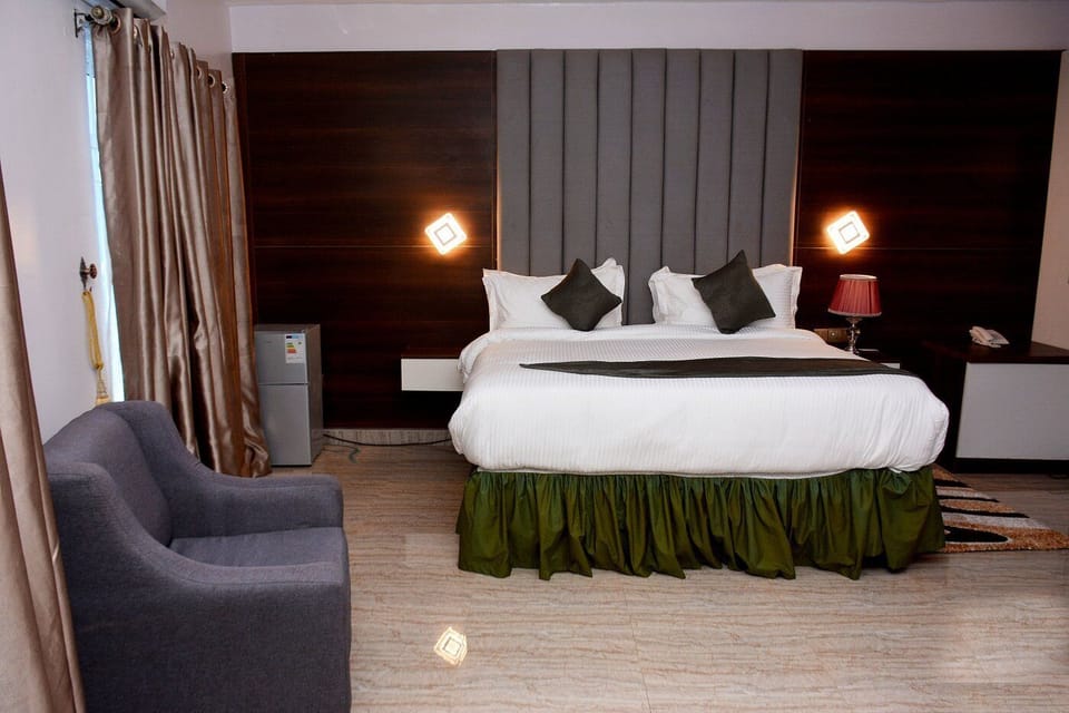 Deluxe Room, City View | Desk, laptop workspace, free WiFi