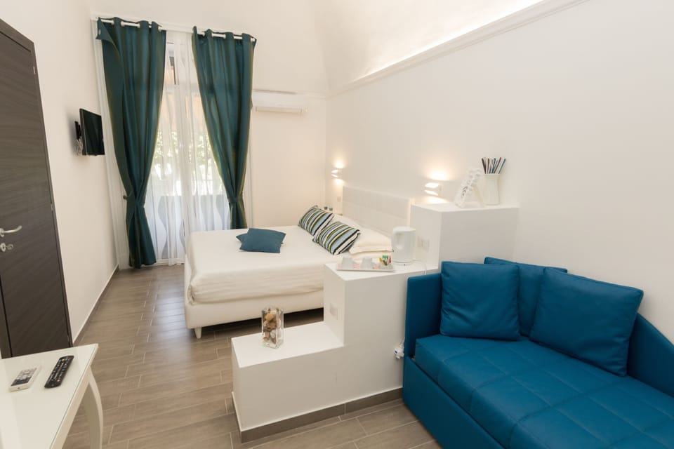 Triple Room, Garden View | Egyptian cotton sheets, premium bedding, pillowtop beds, minibar