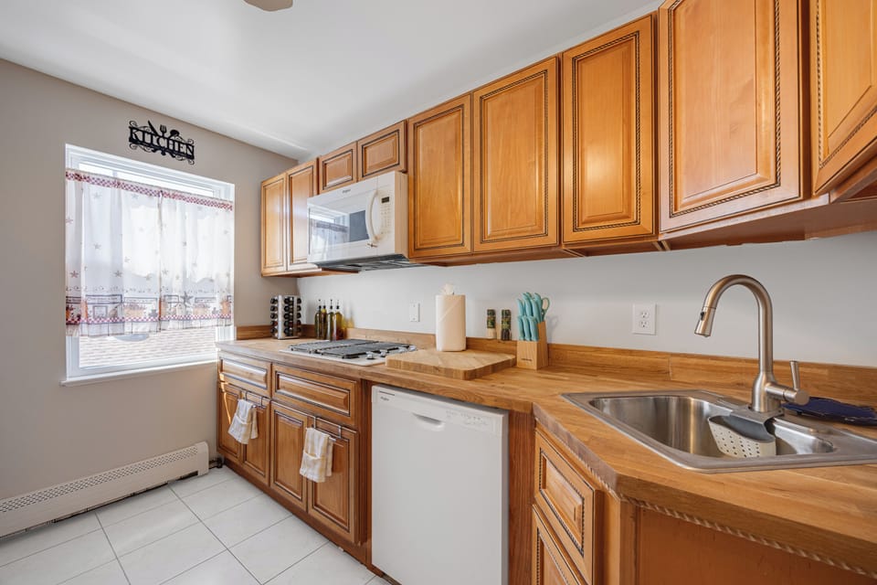 Side view of Kitchen 