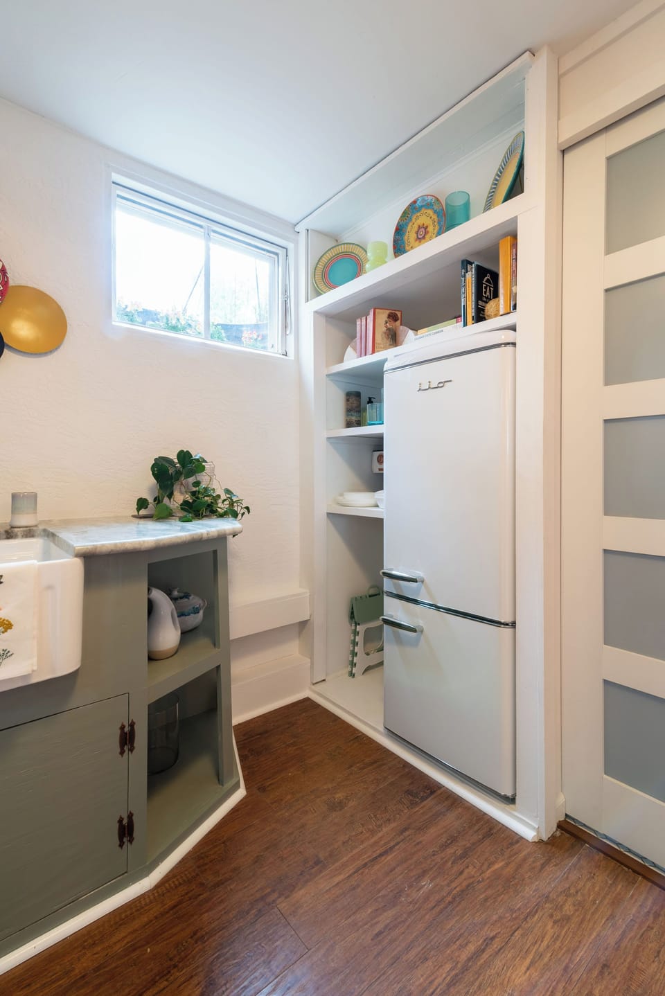 Get instantly blasted back in time with this fun retro fridge!