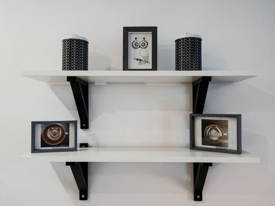 Decorative Details | Book Now with RENTUJEMY.COM