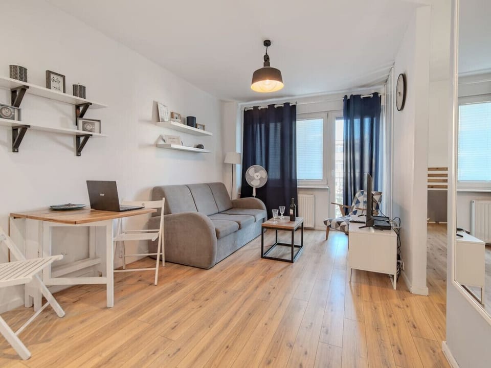 Living room | Book Now with RENTUJEMY.COM