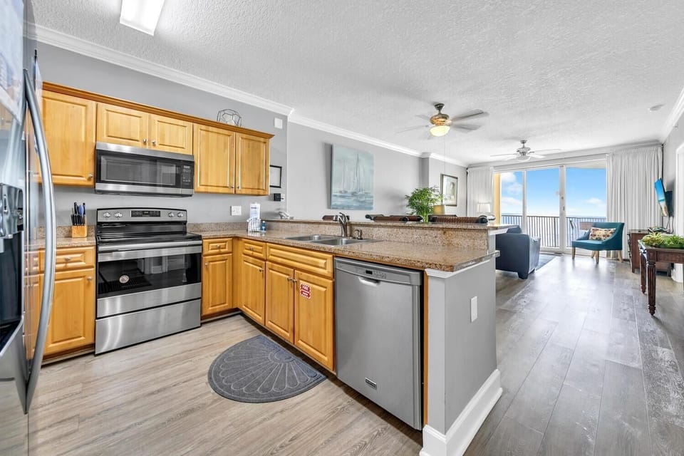 Condo, Multiple Beds (Emerald Isle Resort 2305) | Private kitchen | Oven, toaster