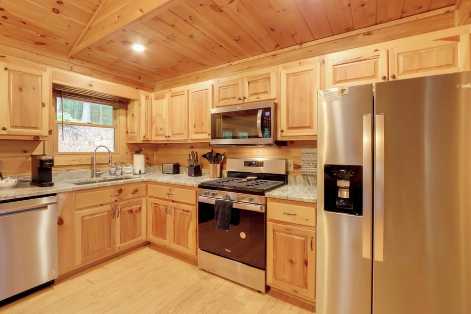 Kitchen | Keurig & Drip Coffee Makers | Toaster | Cooking Basics