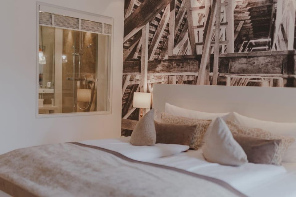 Comfort Double Room, 1 Queen Bed | Hypo-allergenic bedding, in-room safe, individually decorated