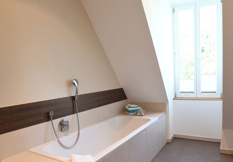 Classic Double Room | Bathroom | Separate tub and shower, hair dryer, heated floors, towels