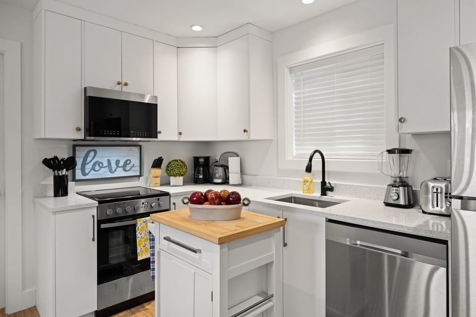 Well equipped kitchen with all appliances