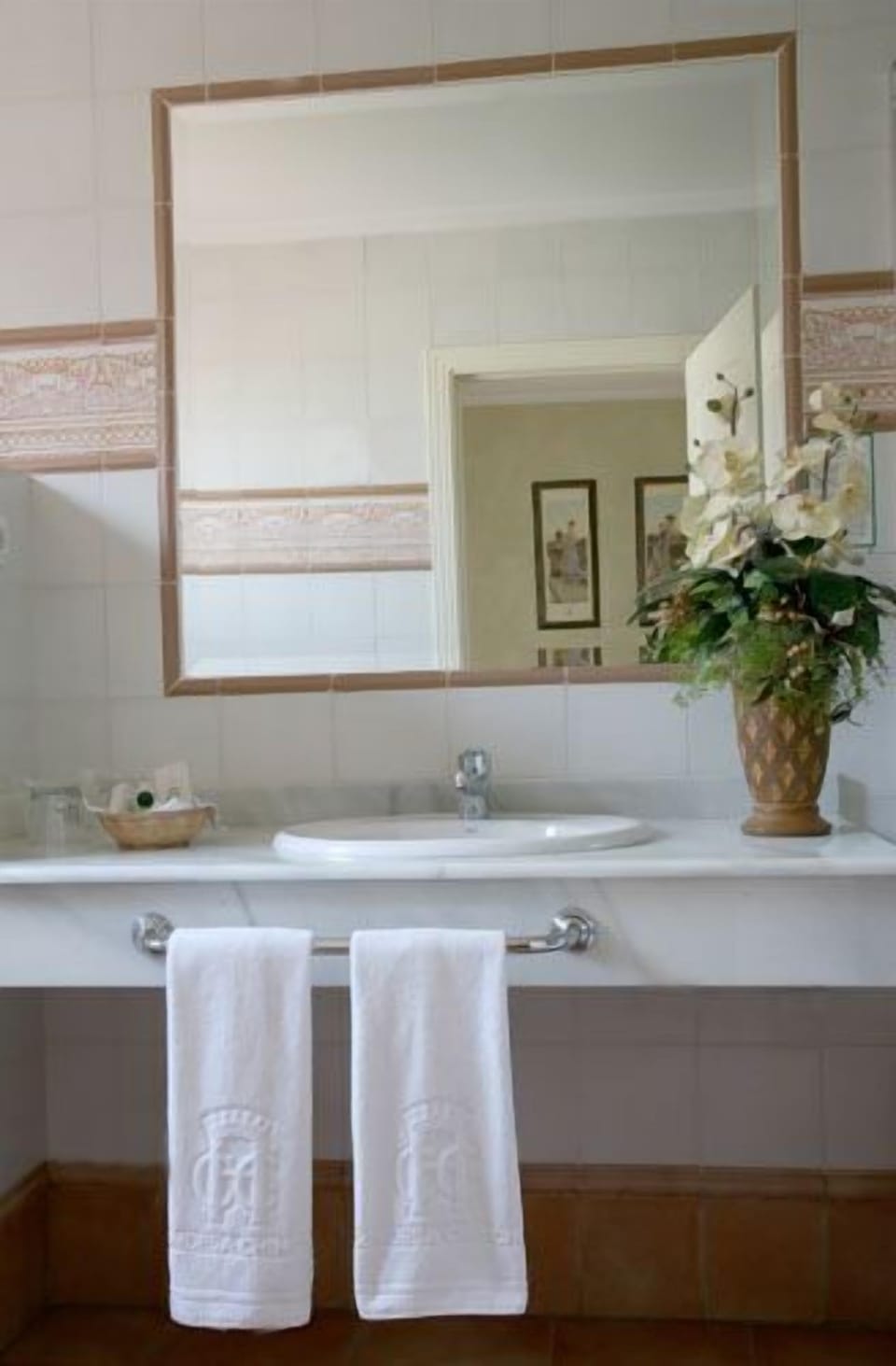 Bathroom sink