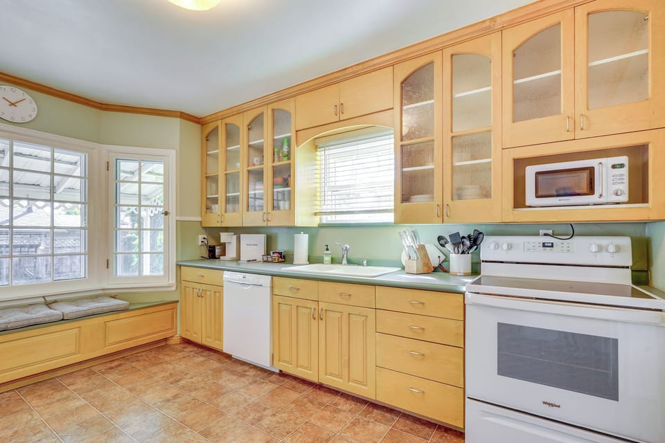 Kitchen | Refrigerator | 2nd Floor