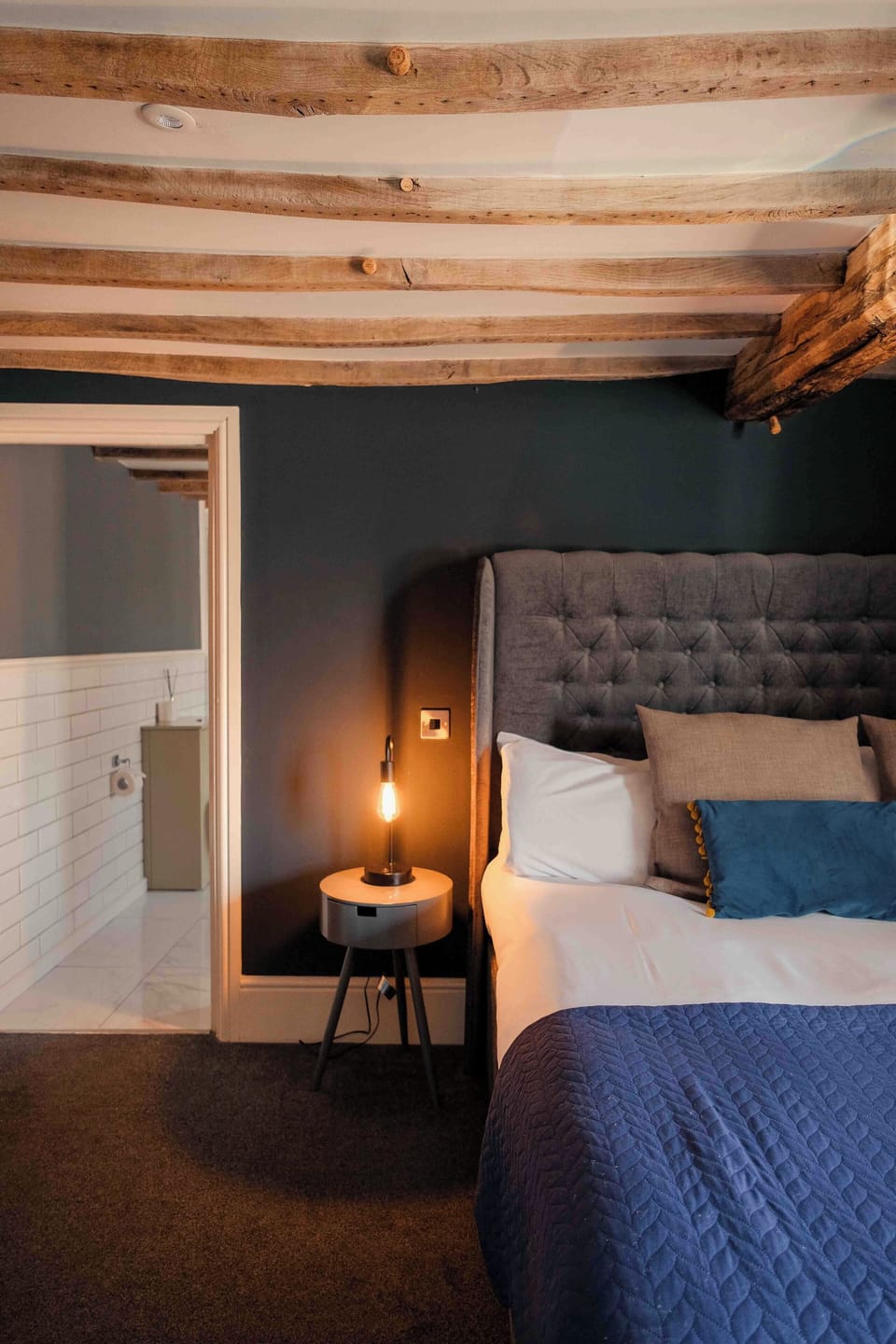 Capesthorne Suite | Premium bedding, desk, blackout drapes, iron/ironing board (on request)