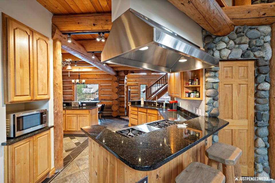 Gourmet Kitchen