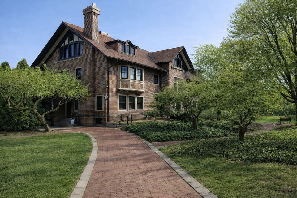 One of Chicago's top Wedding Venues, the Elizabeth F. Cheney Mansion is just a 0.3 mile walk from At Home in Oak Park Properties. We have hosted Dozens of Bridal Parties at our properties over the years.