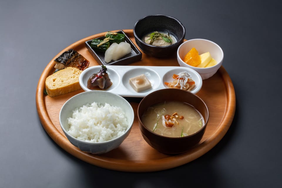 Daily cooked-to-order breakfast for a fee