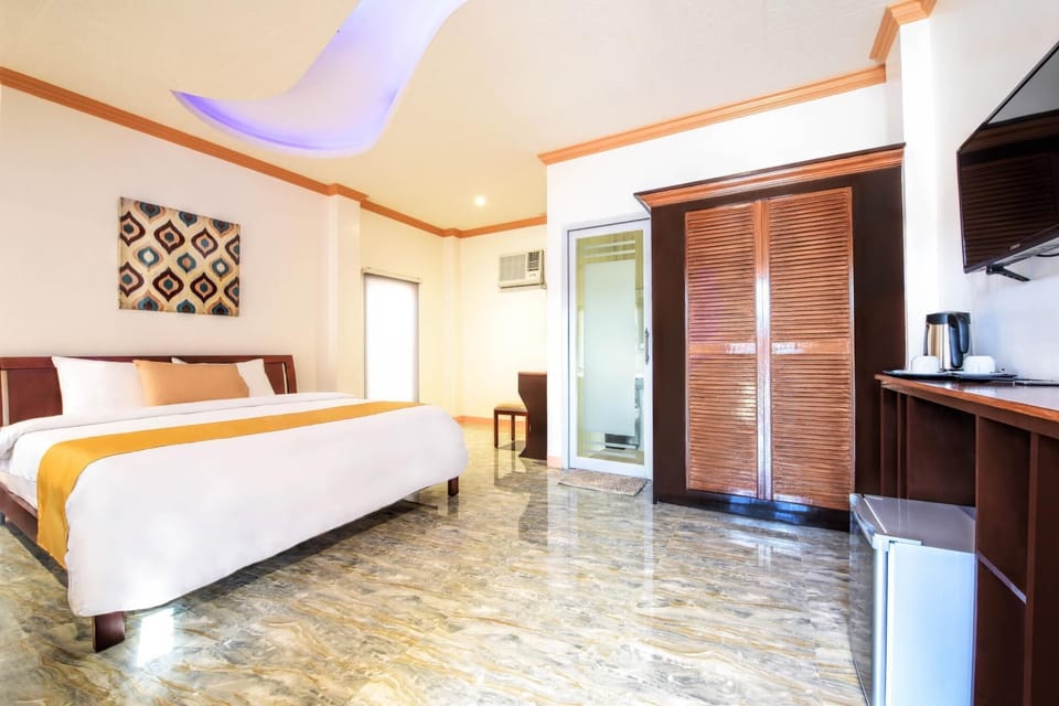 Executive Room | Desk, WiFi (free)