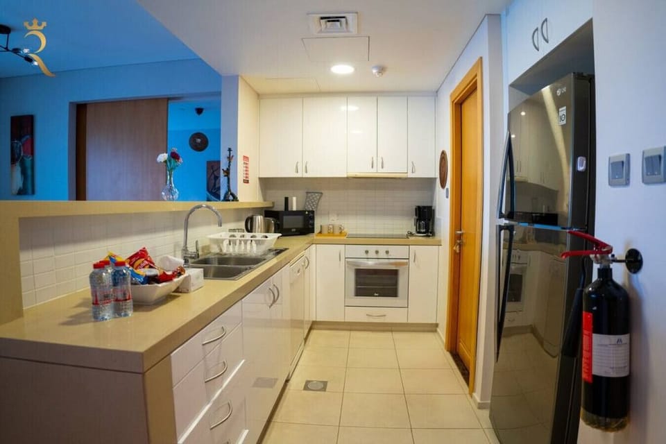 Cook and dine in style in our modern kitchen.