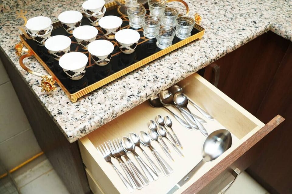 A fully stocked kitchen to satisfy your culinary cravings