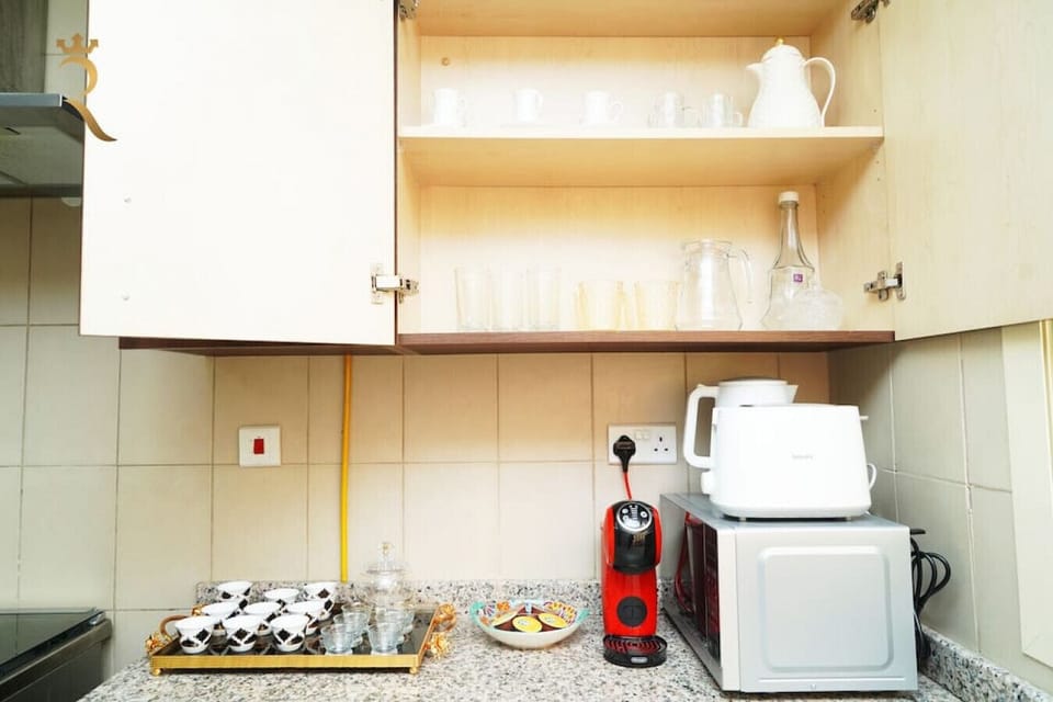 A fully stocked kitchen to satisfy your culinary cravings