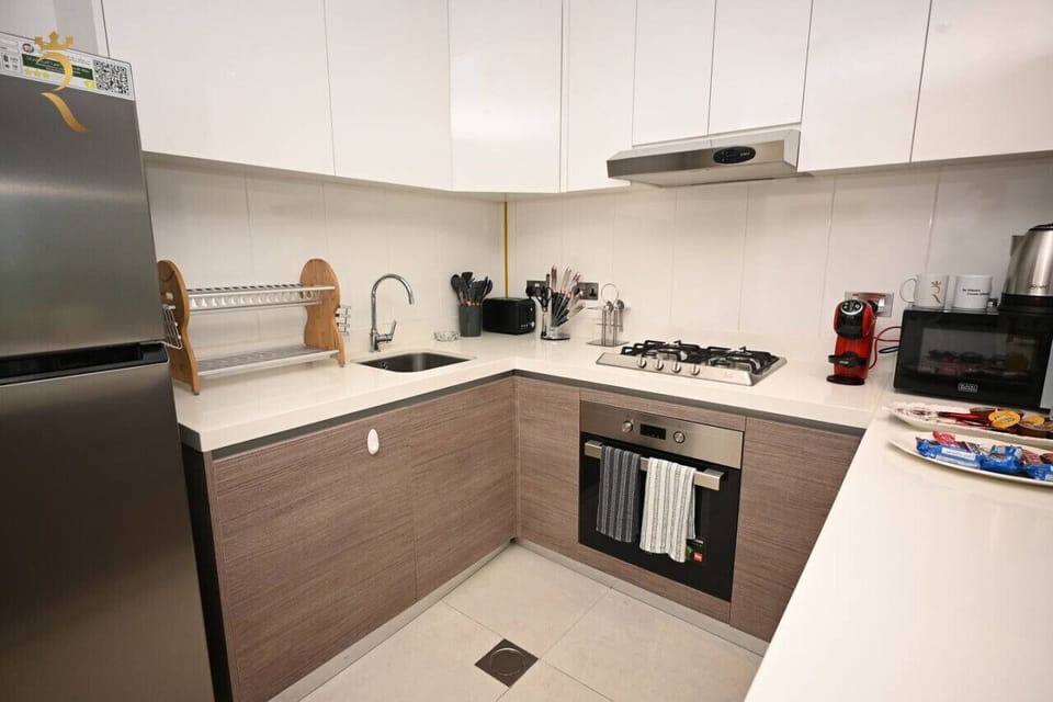 Where flavors come to life. Step into our modern kitchen, a sanctuary of culinary possibilities. Whip up your favorite dishes or explore new recipes in this inviting space