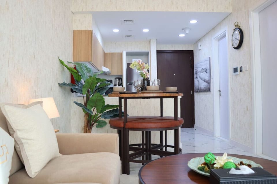 A living room where contemporary style and high-end comfort come together flawlessly.