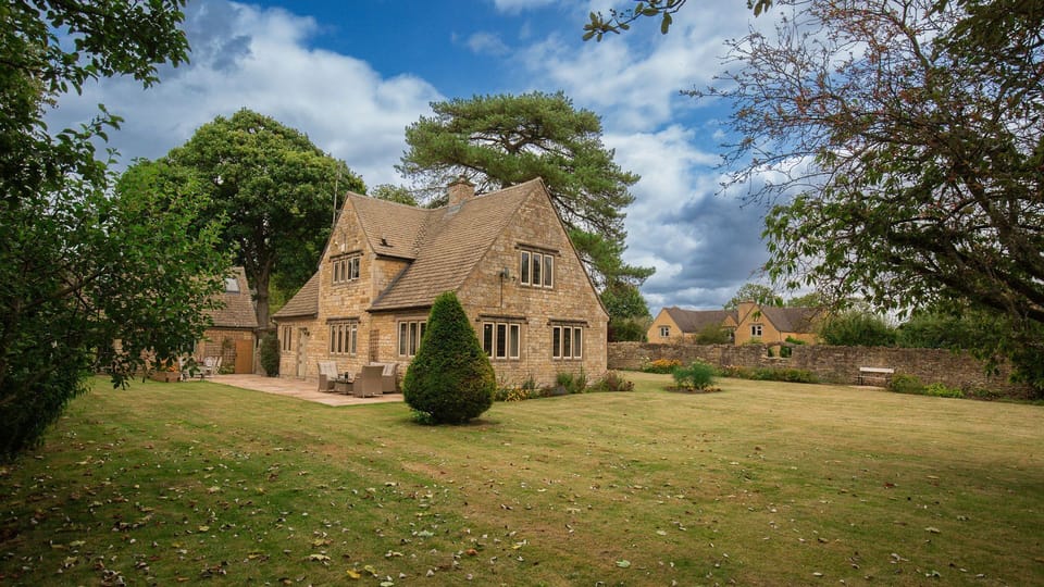 The large gardens are perfect for playing with the children and dogs
