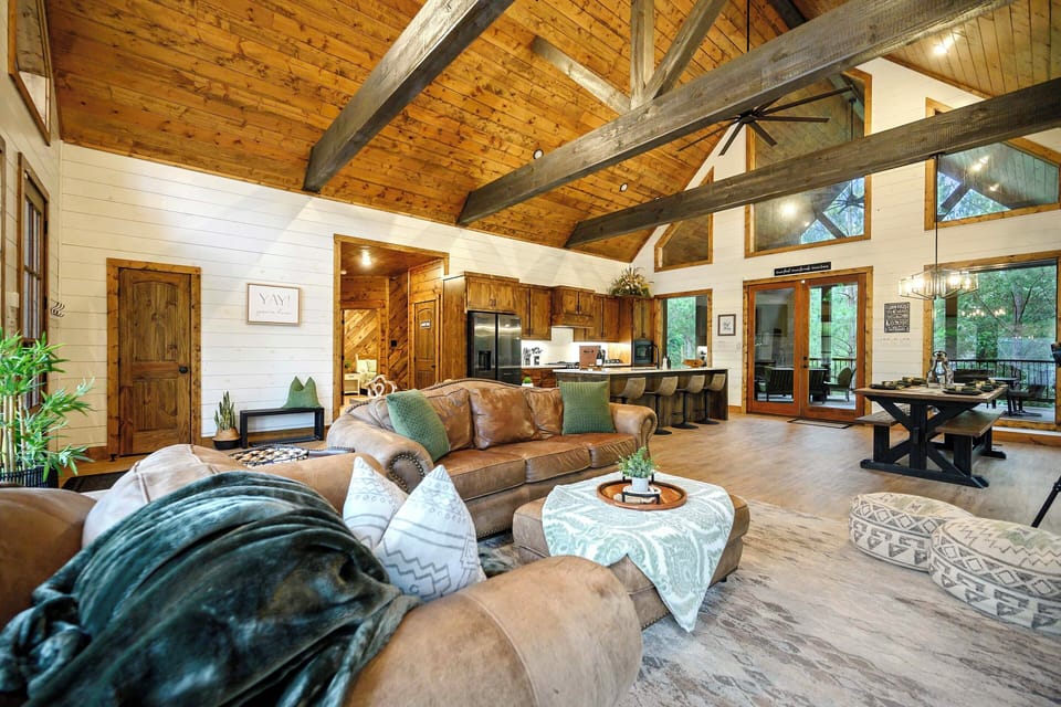 Living Room | 1st Floor | Free WiFi
