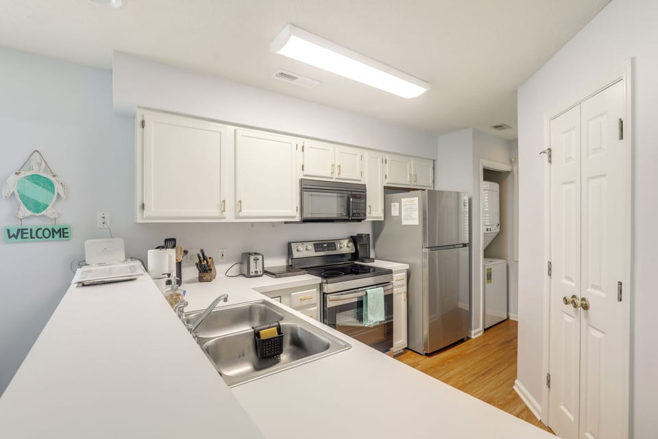Kitchen | Keurig Coffee Maker | Toaster | Dishwasher | Cooking Basics